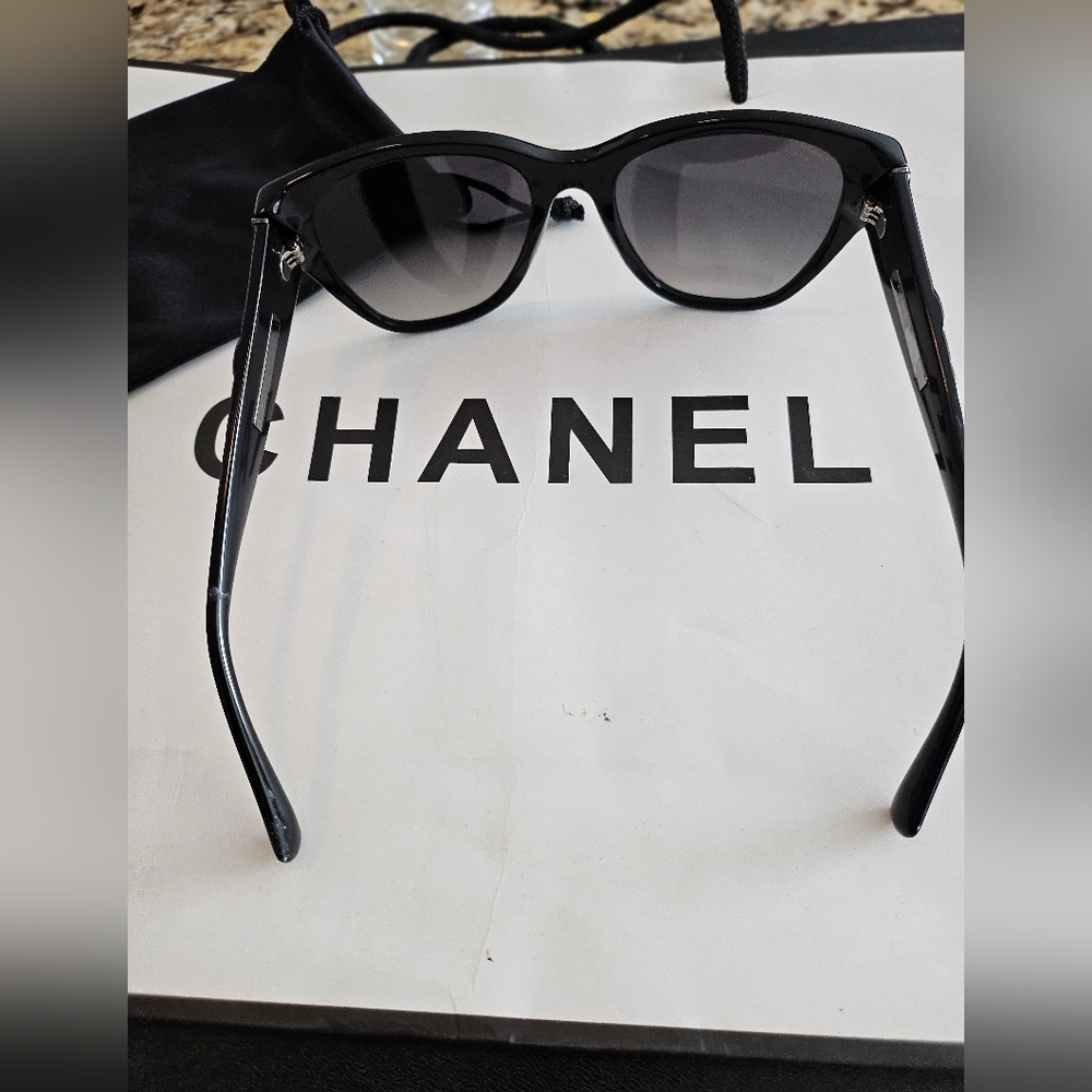 Authentic Chanel 5412 501/SC Black Women's Oversized Cat Eye Sunglasses Italy. - Picture 6 of 12